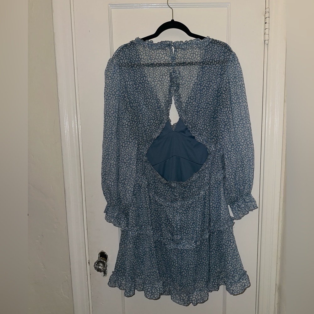 Flirty light blue deep v dress - Picture 3 of 5